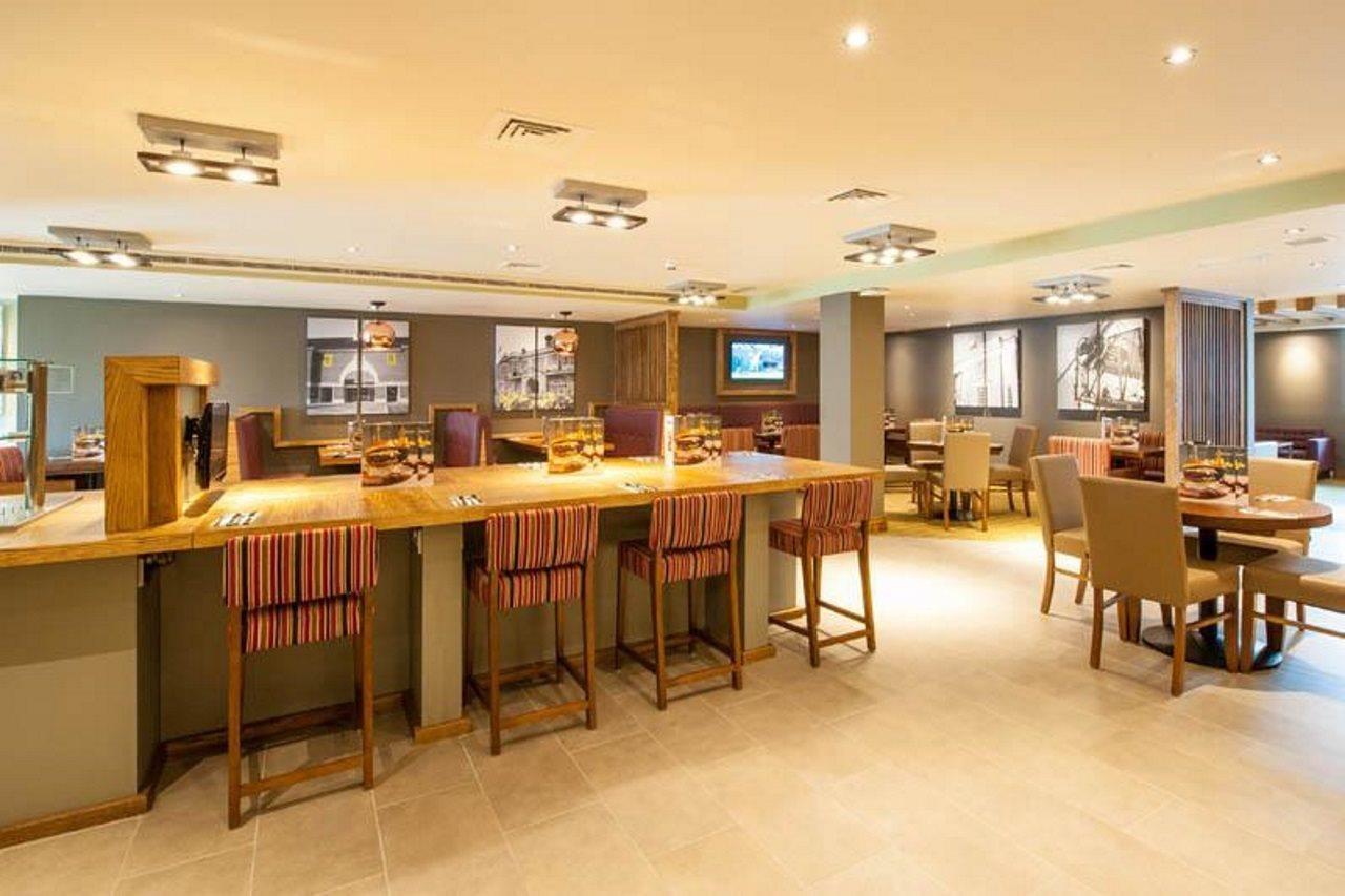 Premier Inn London Hendon - The Hyde Bagian luar foto